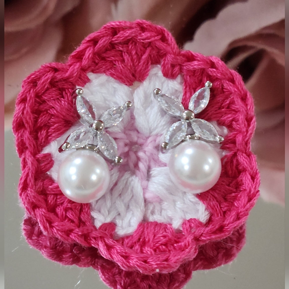 S925  Silver Elegant earrings White Zirconia and pearls